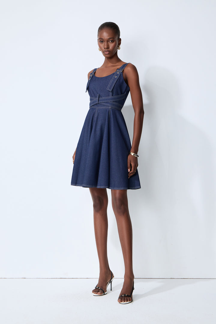 Detailansicht des Crisscross-Taillen-Designs
