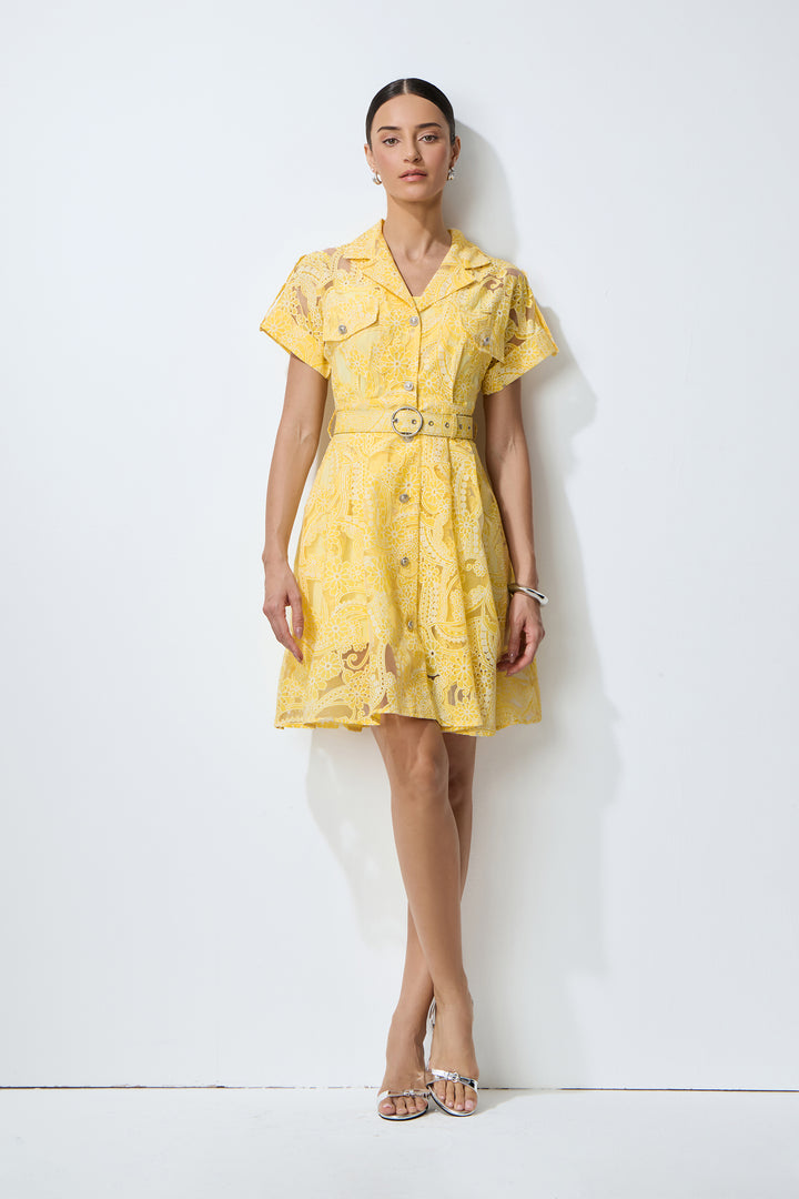 Süßes Blumen-Spitzenkleid in Gelb – Vorderansicht