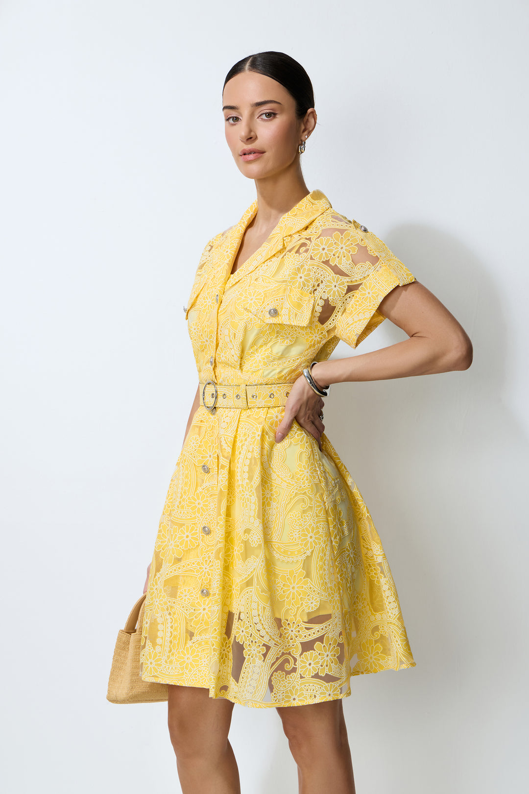 Süßes Blumen-Spitzenkleid in Gelb – KYMA
