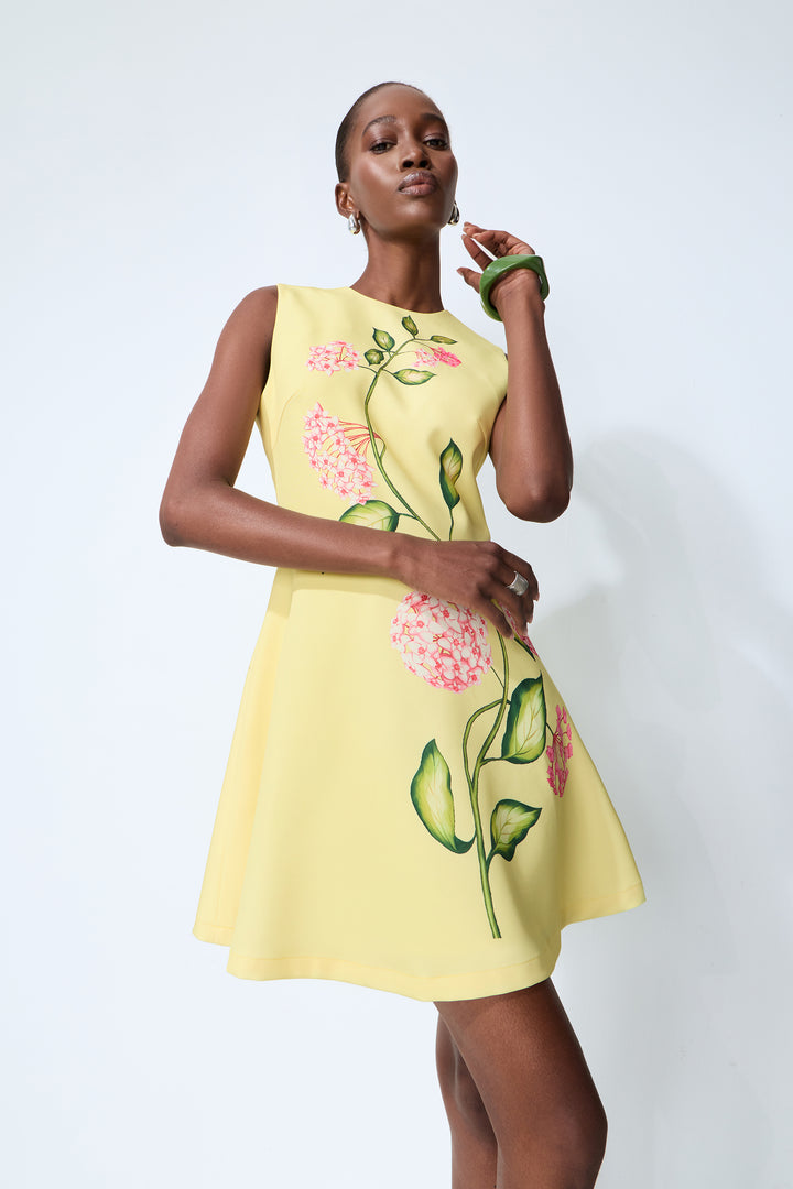 Sunny Darling Gelbes ärmelloses Minikleid mit Blumenmuster Detail - KYMA