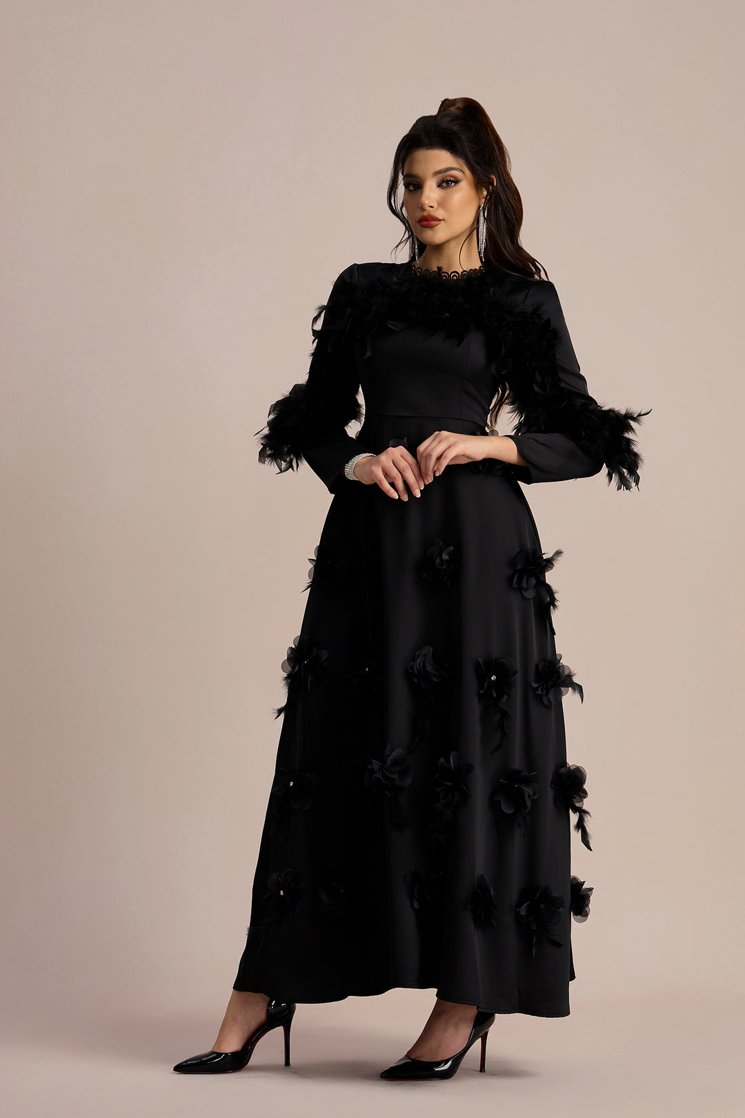 Elegant geschnittenes Maxikleid in voller Länge - KYMA