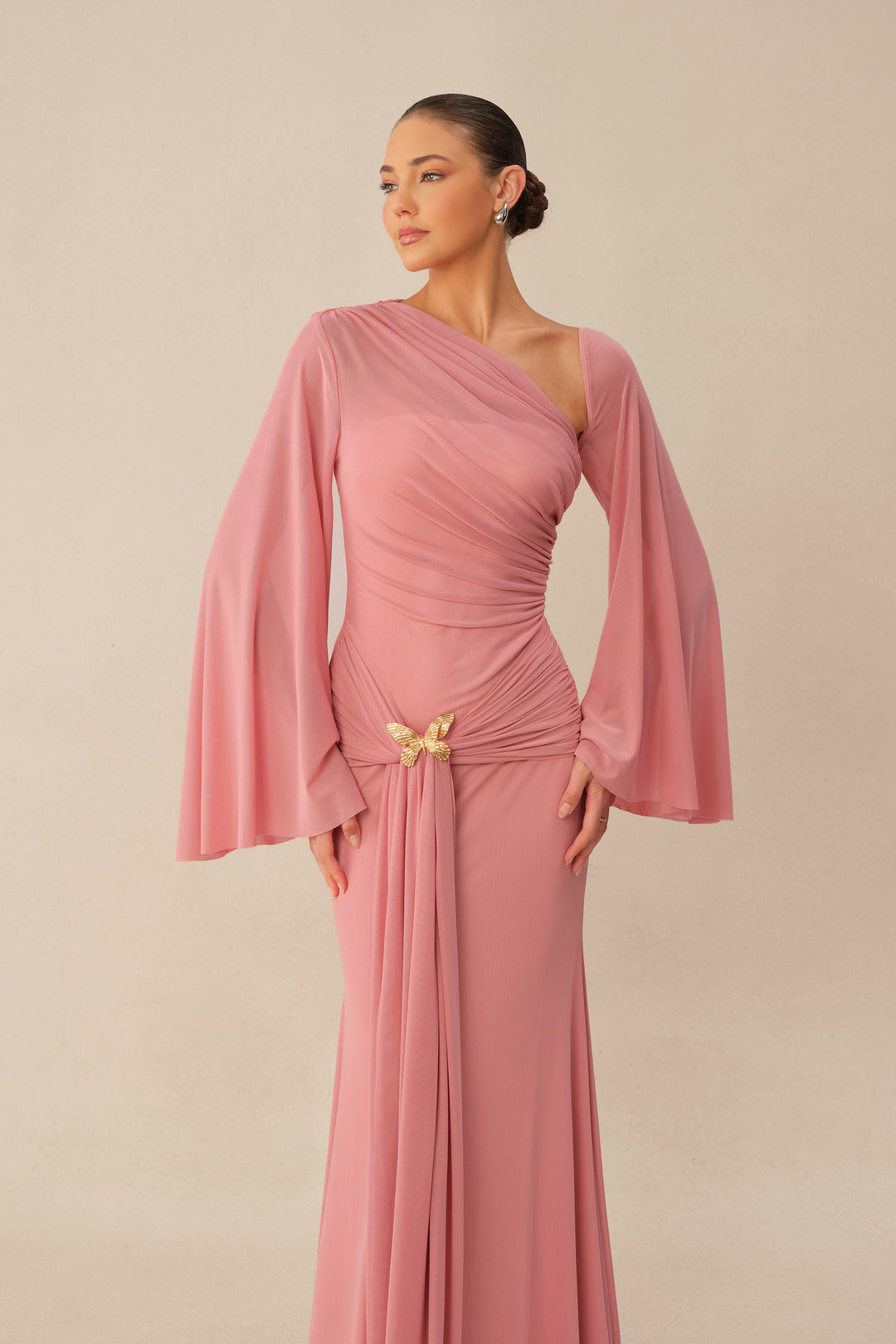 Das Kleid in voller Länge, ideal für Galas - KYMA