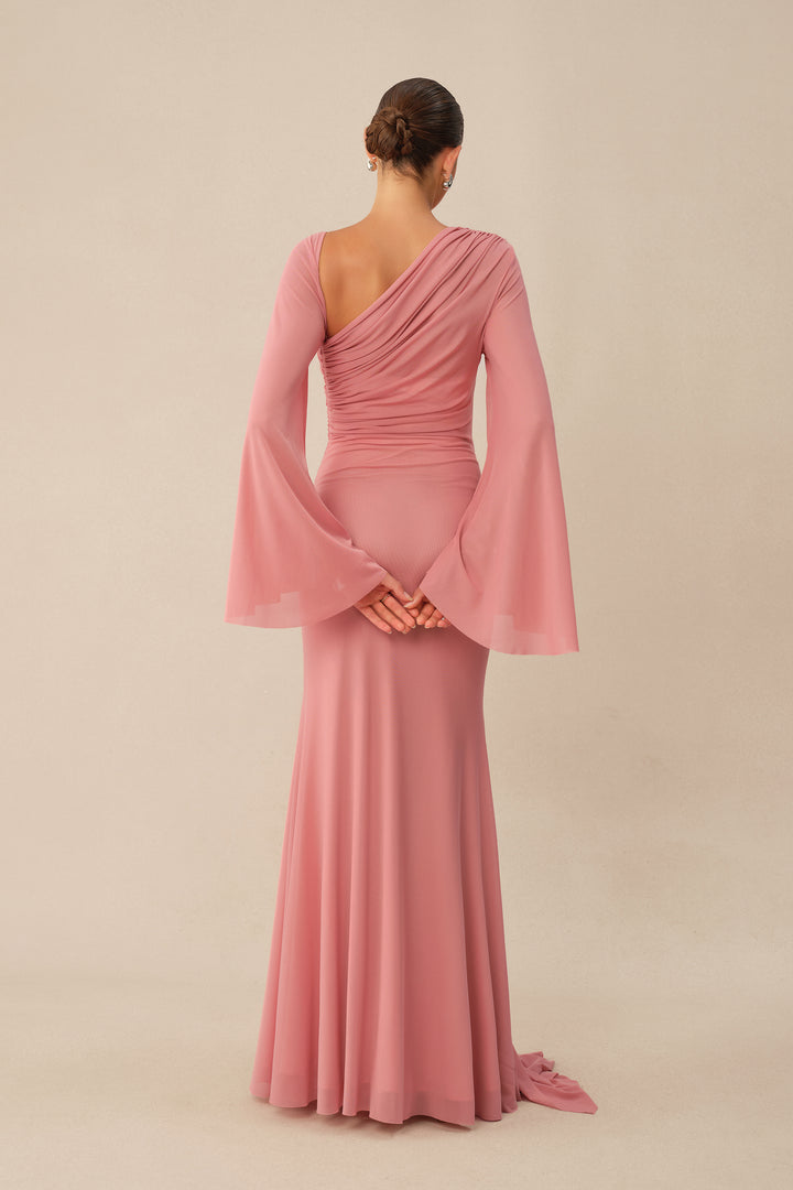 Detail der eleganten Passform und des Stoffes - KYMA