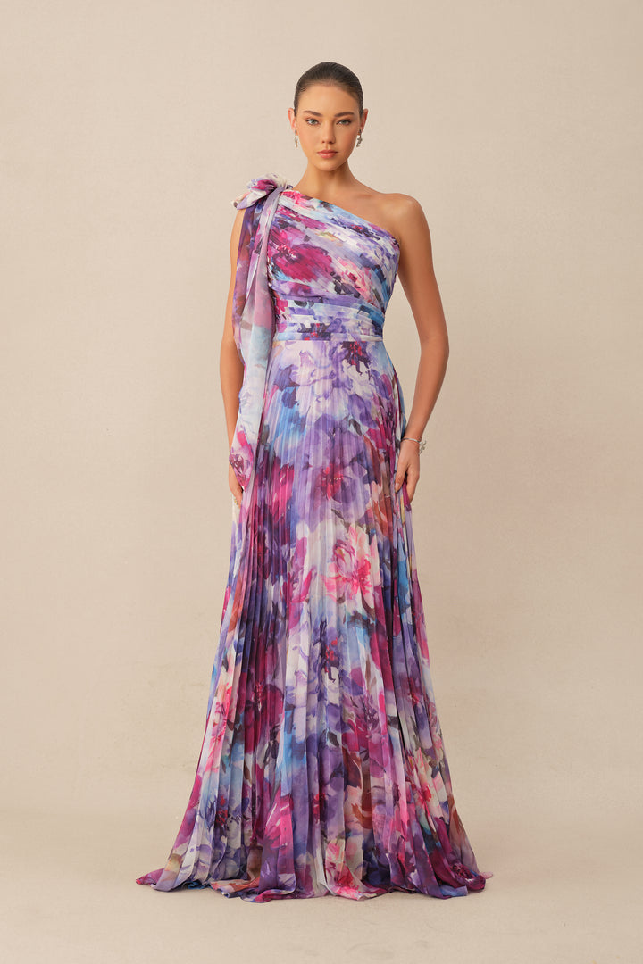 Lila Maxikleid mit Blumenprint und One-Shoulder-Träger – KYMA