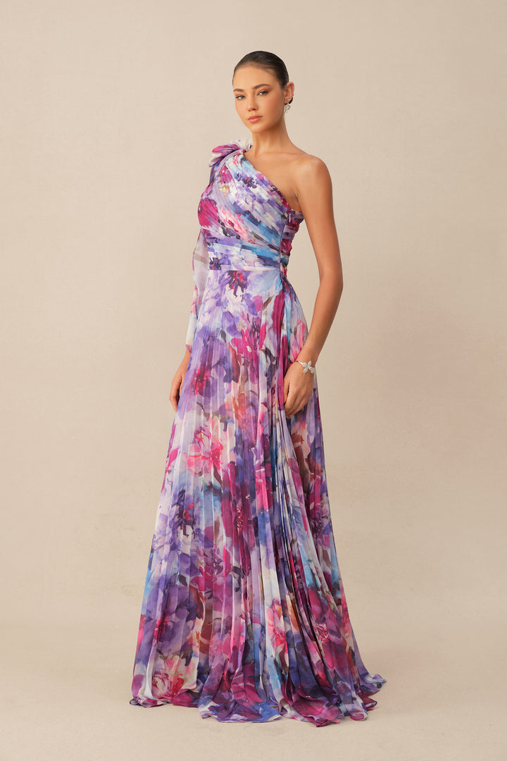 Lila Maxikleid mit Blumenprint und One-Shoulder-Träger – KYMA