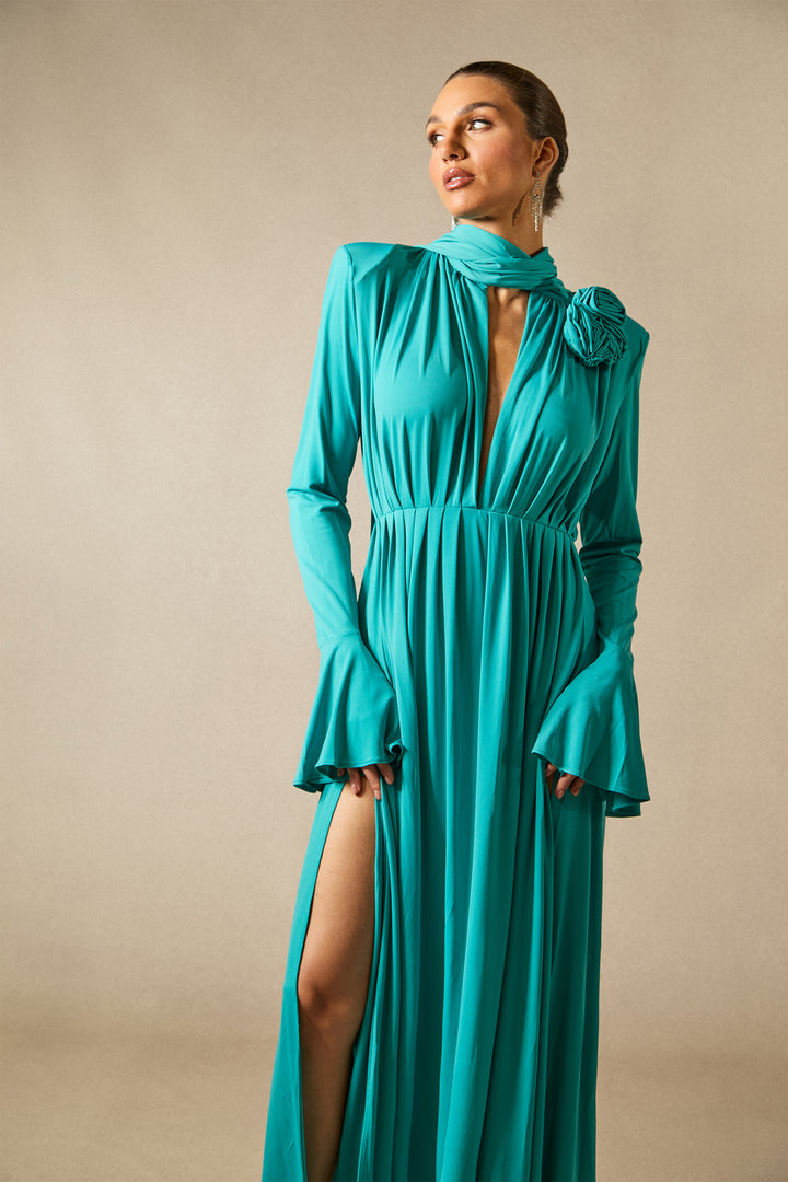 Detailansicht V-Ausschnitt Yedda Maxikleid - KYMA
